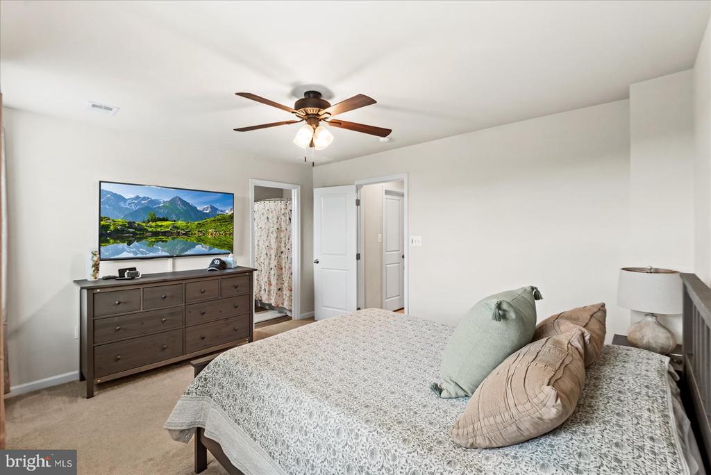 2854 FARZI CIR, LOCUST GROVE, Virginia 22508, 3 Bedrooms Bedrooms, ,2 BathroomsBathrooms,Residential,2854 FARZI CIR,VAOR2013952 MLS # VAOR2013952