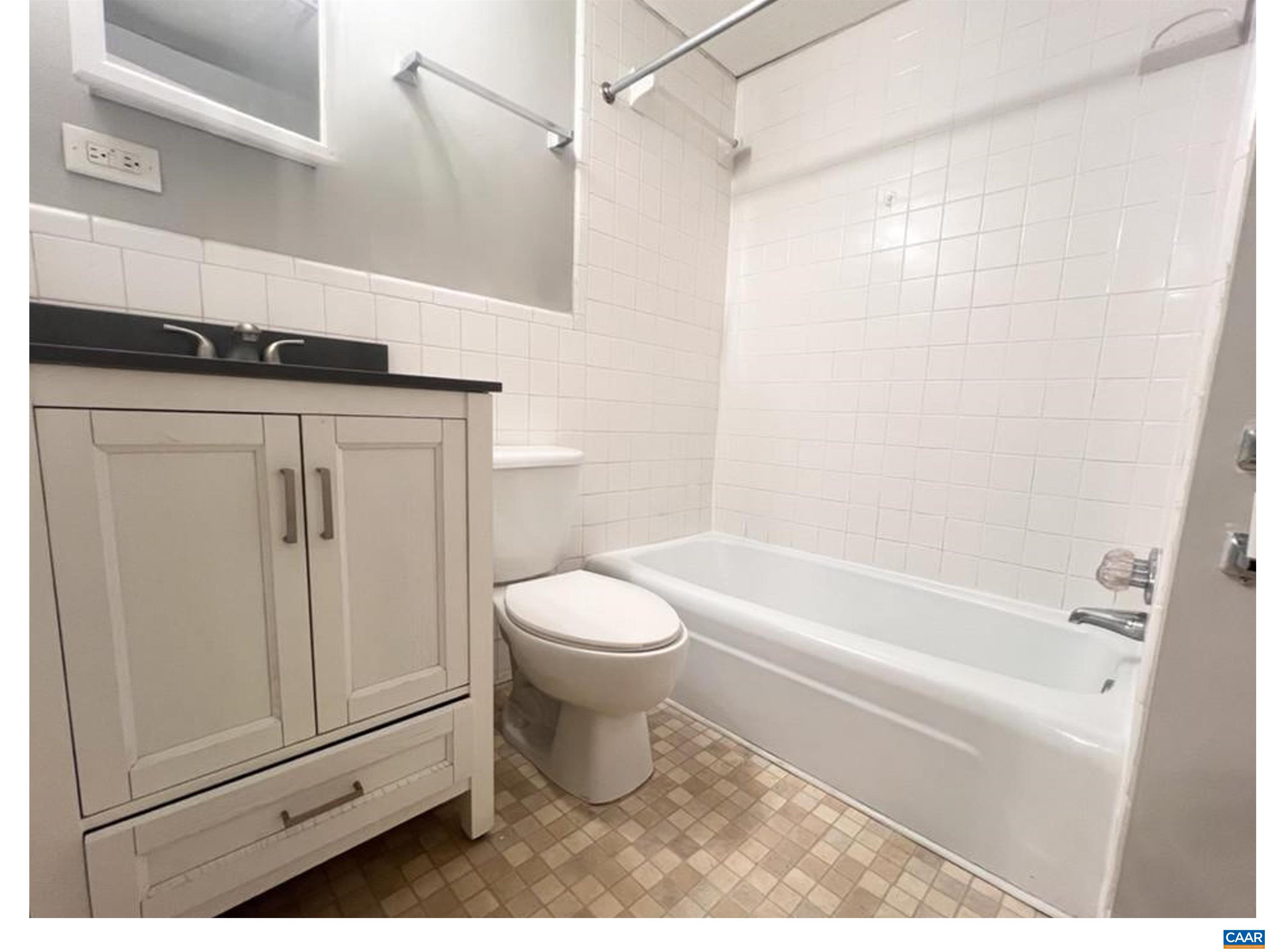 1800 JEFFERSON PARK AVE, CHARLOTTESVILLE, Virginia 22903, 1 Bedroom Bedrooms, ,1 BathroomBathrooms,Residential,1800 JEFFERSON PARK AVE,676069 MLS # 676069