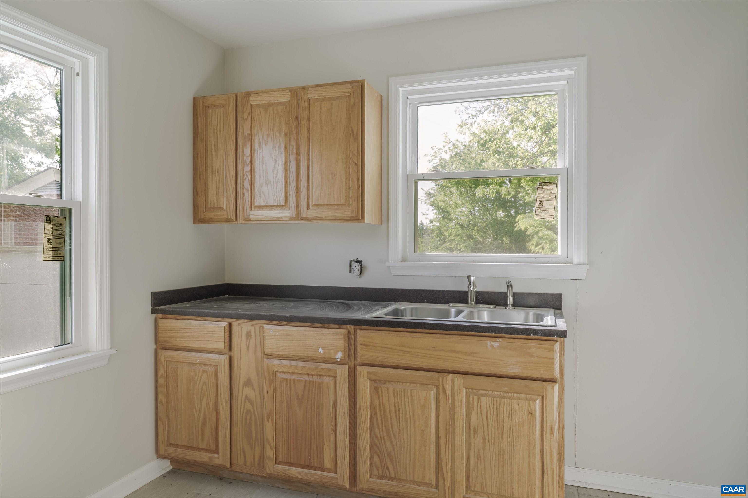 1116 LOCUST AVE, CHARLOTTESVILLE, Virginia 22901, 2 Bedrooms Bedrooms, ,1 BathroomBathrooms,Residential,1116 LOCUST AVE,676290 MLS # 676290