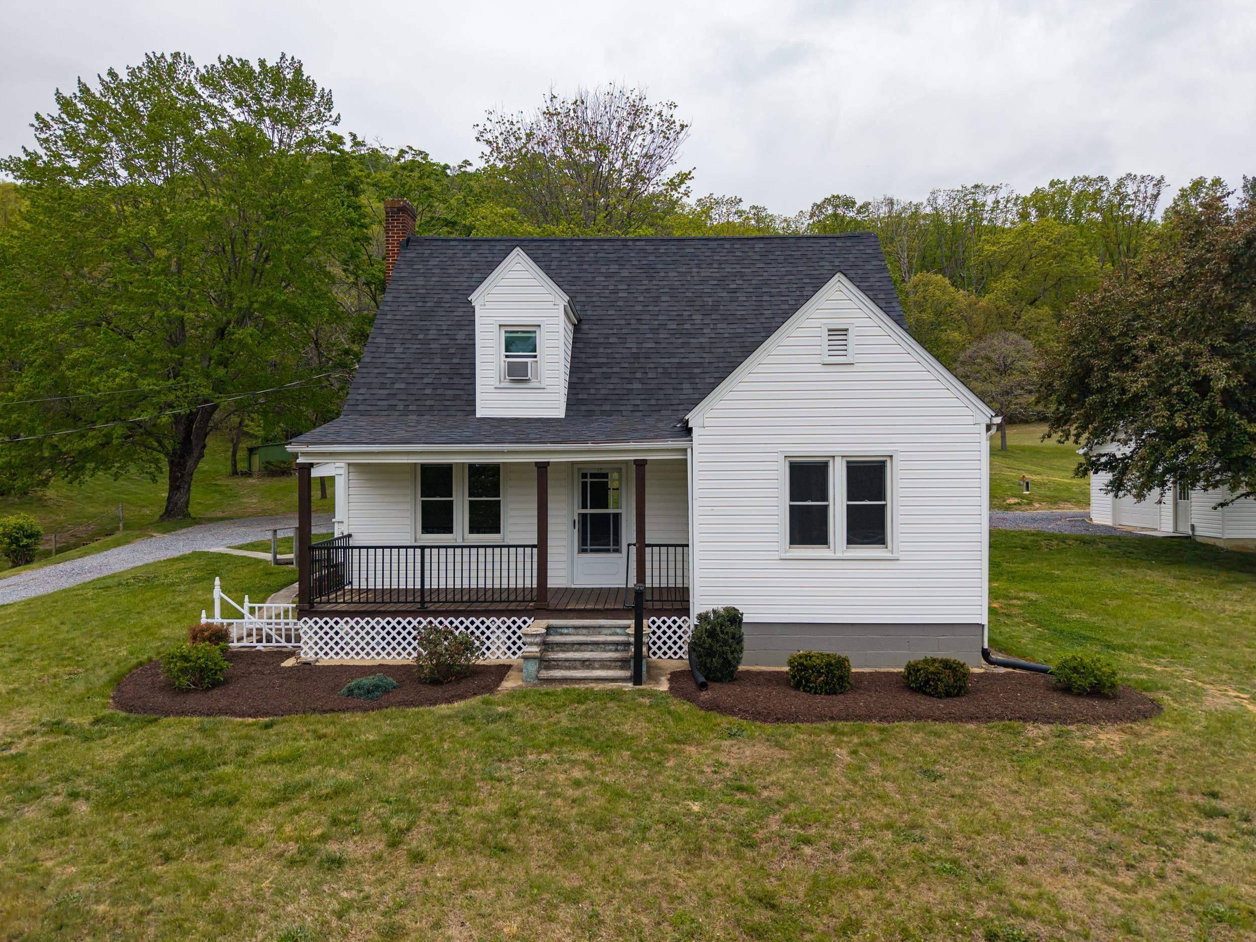 18228 SPOTSWOOD TRL, ELKTON, Virginia 22827, 3 Bedrooms Bedrooms, ,2 BathroomsBathrooms,Residential,18228 SPOTSWOOD TRL,676292 MLS # 676292