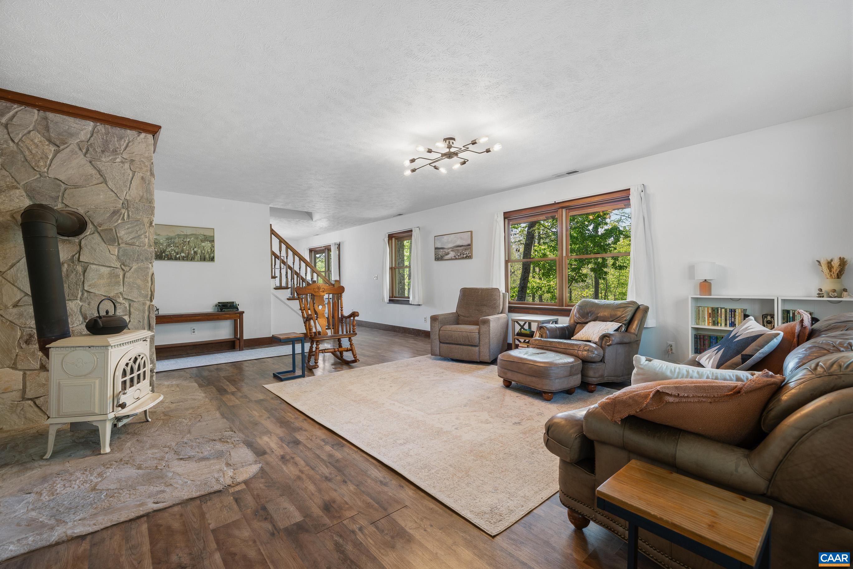 2947 MERRIE MEADOWS LN, KESWICK, Virginia 22947, 4 Bedrooms Bedrooms, ,3 BathroomsBathrooms,Residential,2947 MERRIE MEADOWS LN,676302 MLS # 676302