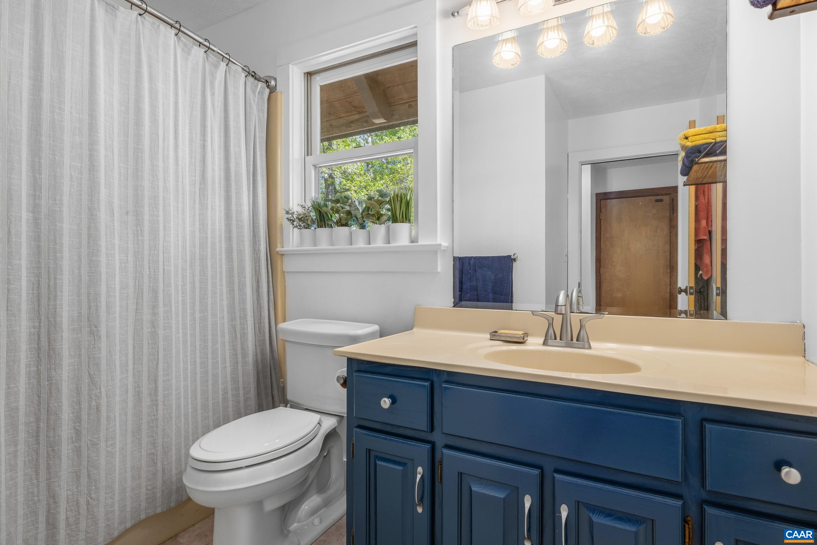 2947 MERRIE MEADOWS LN, KESWICK, Virginia 22947, 4 Bedrooms Bedrooms, ,3 BathroomsBathrooms,Residential,2947 MERRIE MEADOWS LN,676302 MLS # 676302