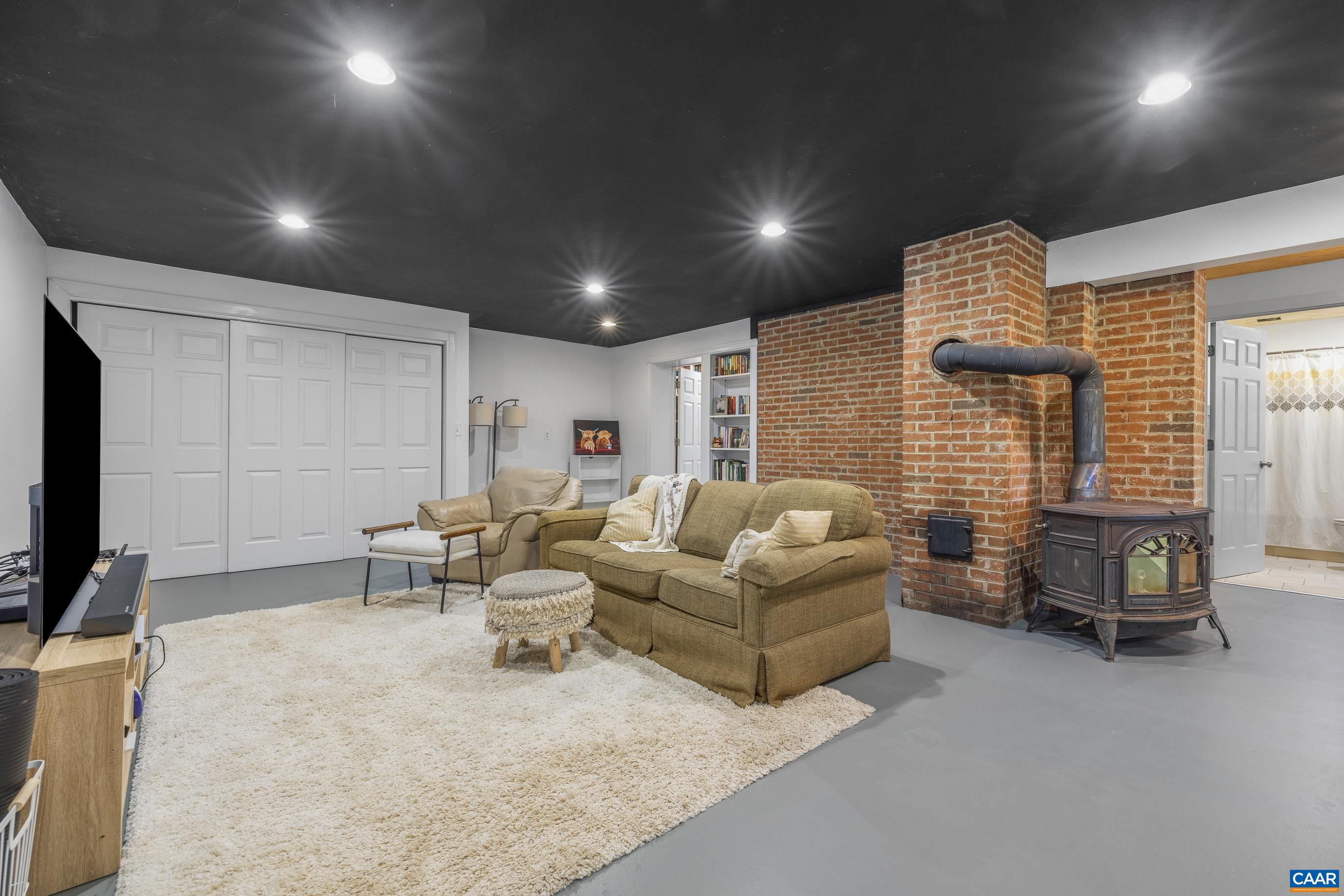 2947 MERRIE MEADOWS LN, KESWICK, Virginia 22947, 4 Bedrooms Bedrooms, ,3 BathroomsBathrooms,Residential,2947 MERRIE MEADOWS LN,676302 MLS # 676302