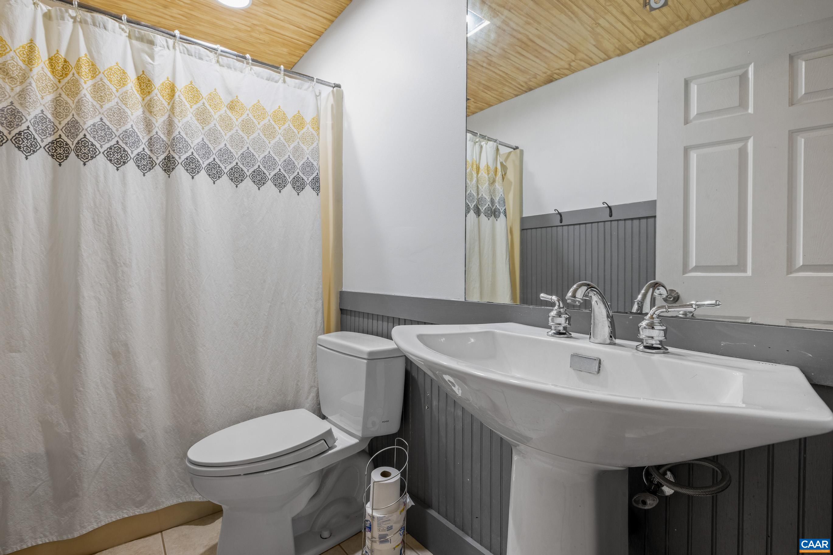 2947 MERRIE MEADOWS LN, KESWICK, Virginia 22947, 4 Bedrooms Bedrooms, ,3 BathroomsBathrooms,Residential,2947 MERRIE MEADOWS LN,676302 MLS # 676302