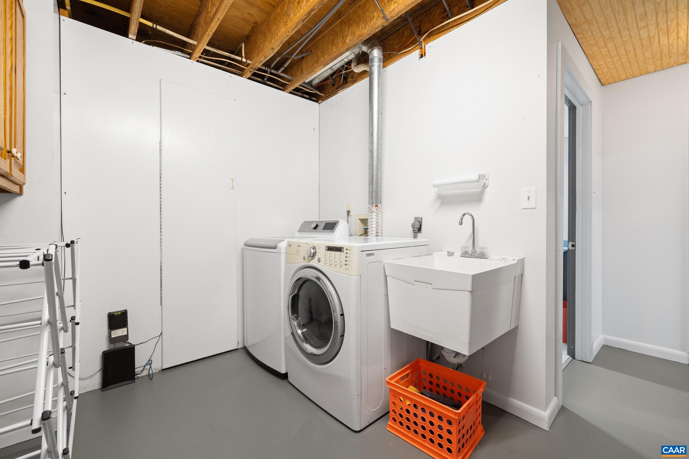 2947 MERRIE MEADOWS LN, KESWICK, Virginia 22947, 4 Bedrooms Bedrooms, ,3 BathroomsBathrooms,Residential,2947 MERRIE MEADOWS LN,676302 MLS # 676302