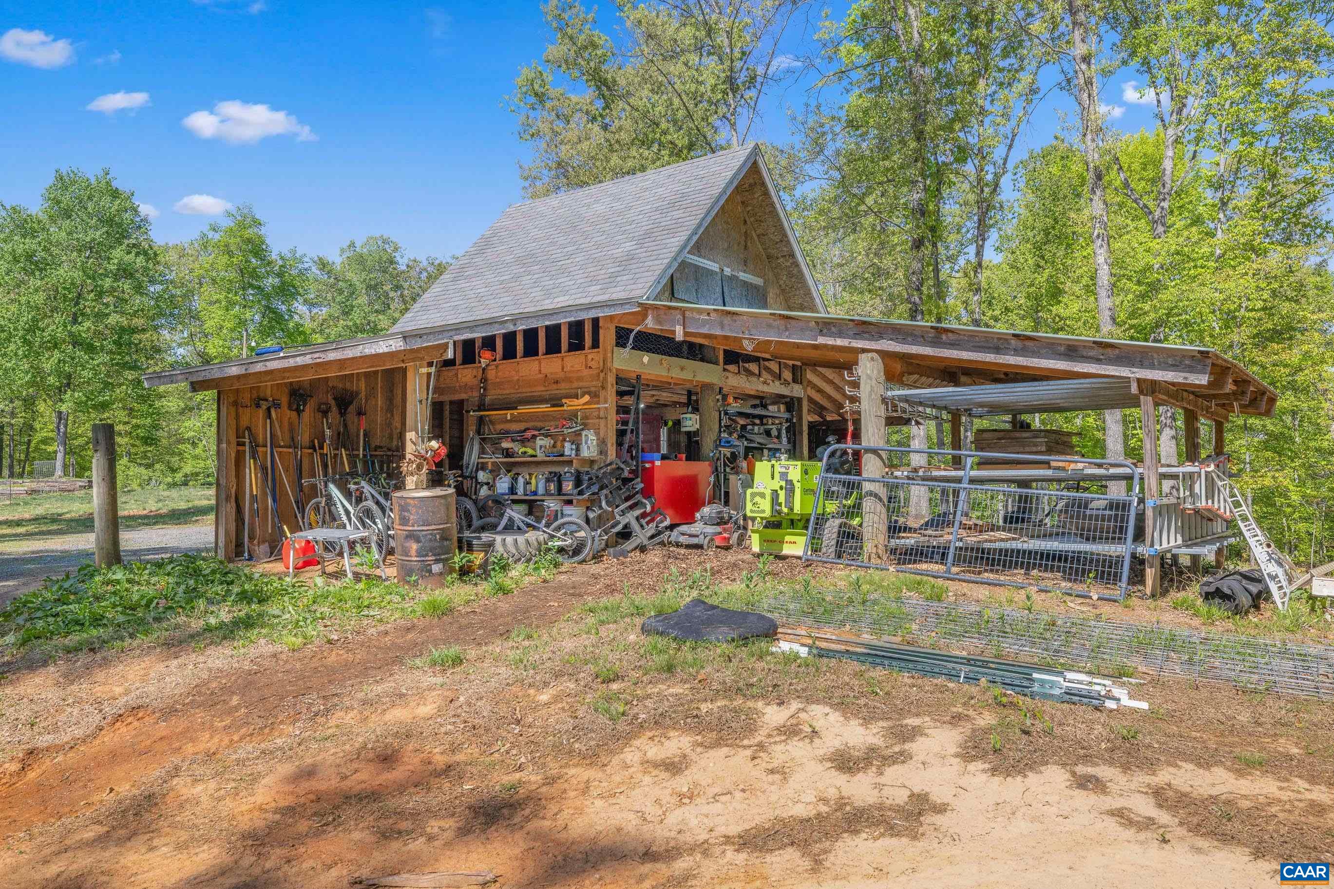 2947 MERRIE MEADOWS LN, KESWICK, Virginia 22947, 4 Bedrooms Bedrooms, ,3 BathroomsBathrooms,Residential,2947 MERRIE MEADOWS LN,676302 MLS # 676302