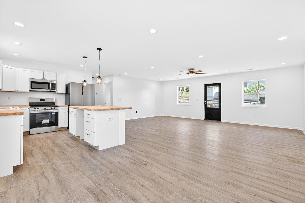 16945 E PROSPECT AVE, ELKTON, Virginia 22827, 4 Bedrooms Bedrooms, ,2 BathroomsBathrooms,Residential,16945 E PROSPECT AVE,676305 MLS # 676305