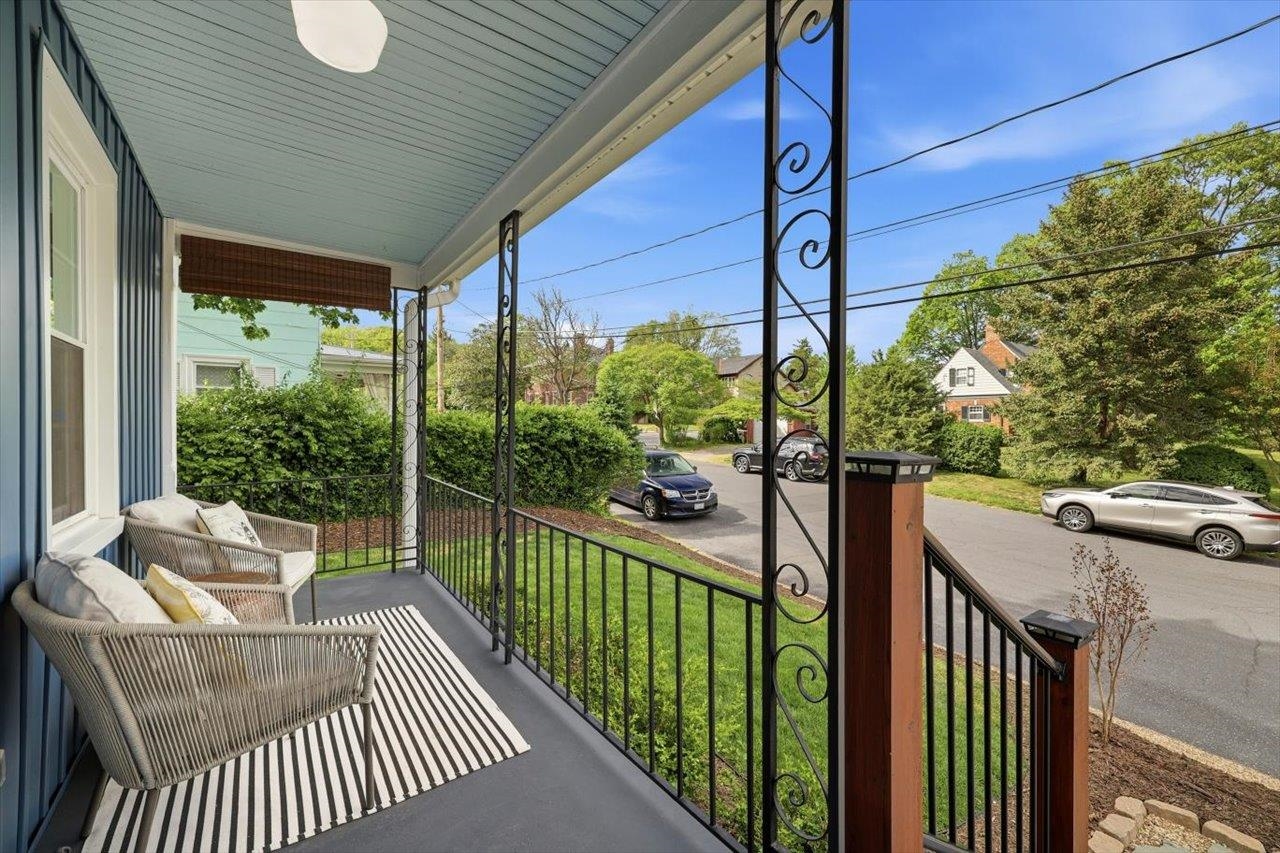 26 DOVER ST, STAUNTON, Virginia 24401, 3 Bedrooms Bedrooms, ,1 BathroomBathrooms,Residential,26 DOVER ST,676311 MLS # 676311