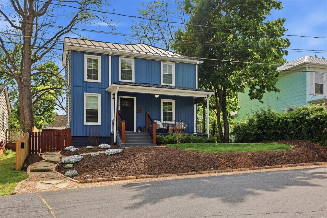 26 DOVER ST, STAUNTON, Virginia 24401, 3 Bedrooms Bedrooms, ,1 BathroomBathrooms,Residential,26 DOVER ST,676311 MLS # 676311