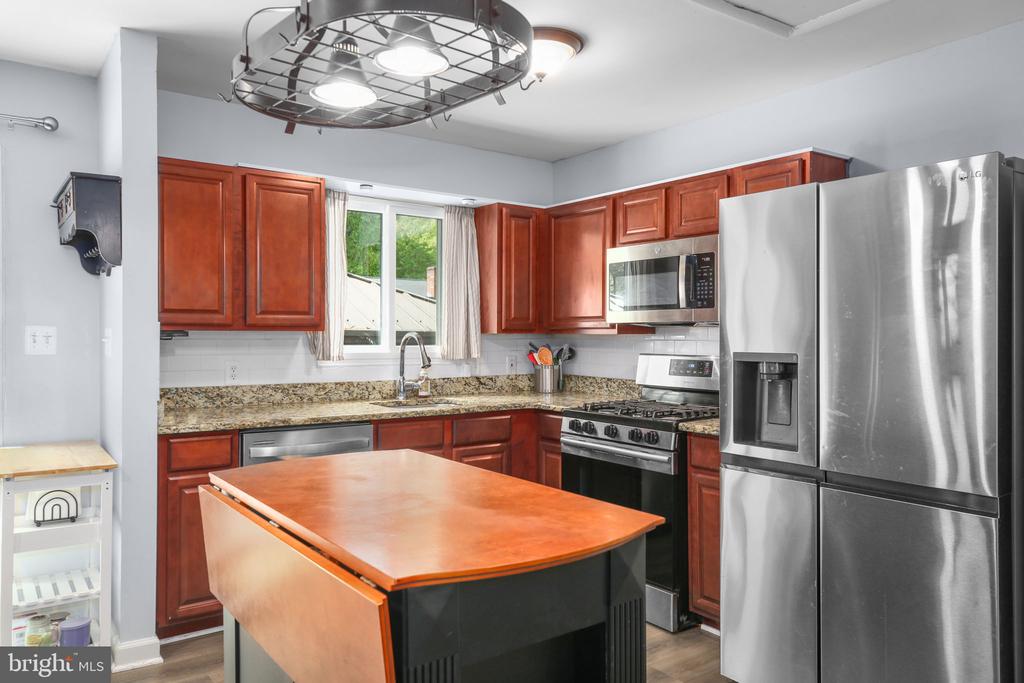 6032 WINDSOR DR, FREDERICKSBURG, Virginia 22407, 3 Bedrooms Bedrooms, ,3 BathroomsBathrooms,Residential,6032 WINDSOR DR,VASP2041132 MLS # VASP2041132