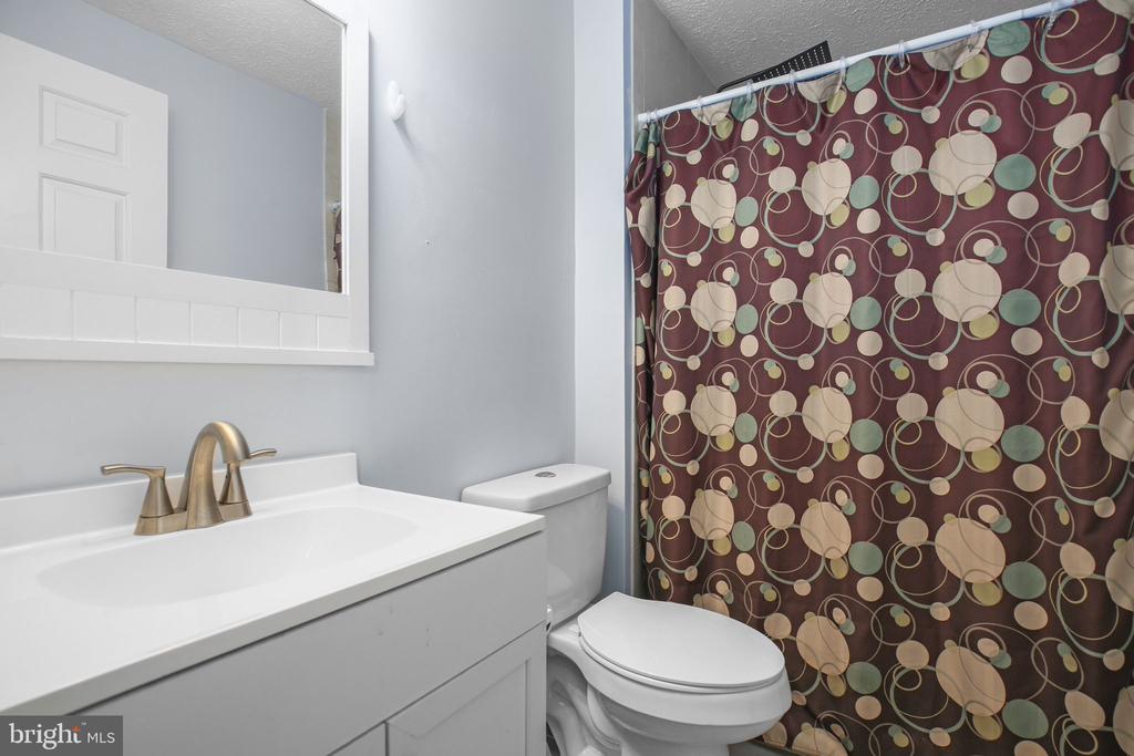 6032 WINDSOR DR, FREDERICKSBURG, Virginia 22407, 3 Bedrooms Bedrooms, ,3 BathroomsBathrooms,Residential,6032 WINDSOR DR,VASP2041132 MLS # VASP2041132