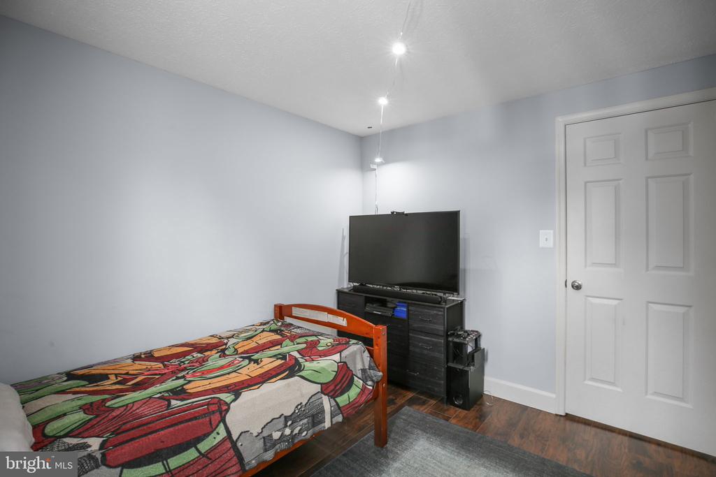 6032 WINDSOR DR, FREDERICKSBURG, Virginia 22407, 3 Bedrooms Bedrooms, ,3 BathroomsBathrooms,Residential,6032 WINDSOR DR,VASP2041132 MLS # VASP2041132