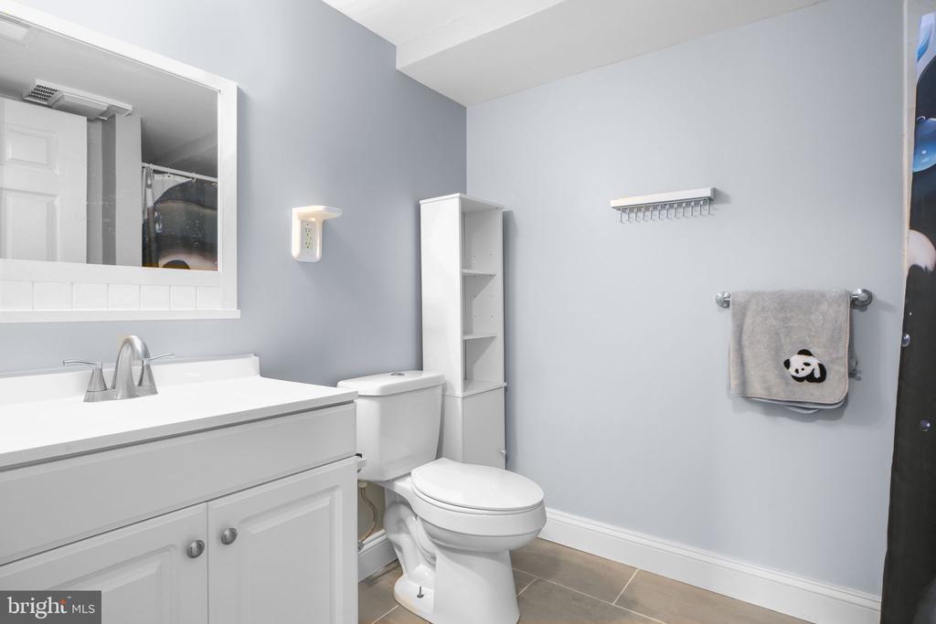 6032 WINDSOR DR, FREDERICKSBURG, Virginia 22407, 3 Bedrooms Bedrooms, ,3 BathroomsBathrooms,Residential,6032 WINDSOR DR,VASP2041132 MLS # VASP2041132