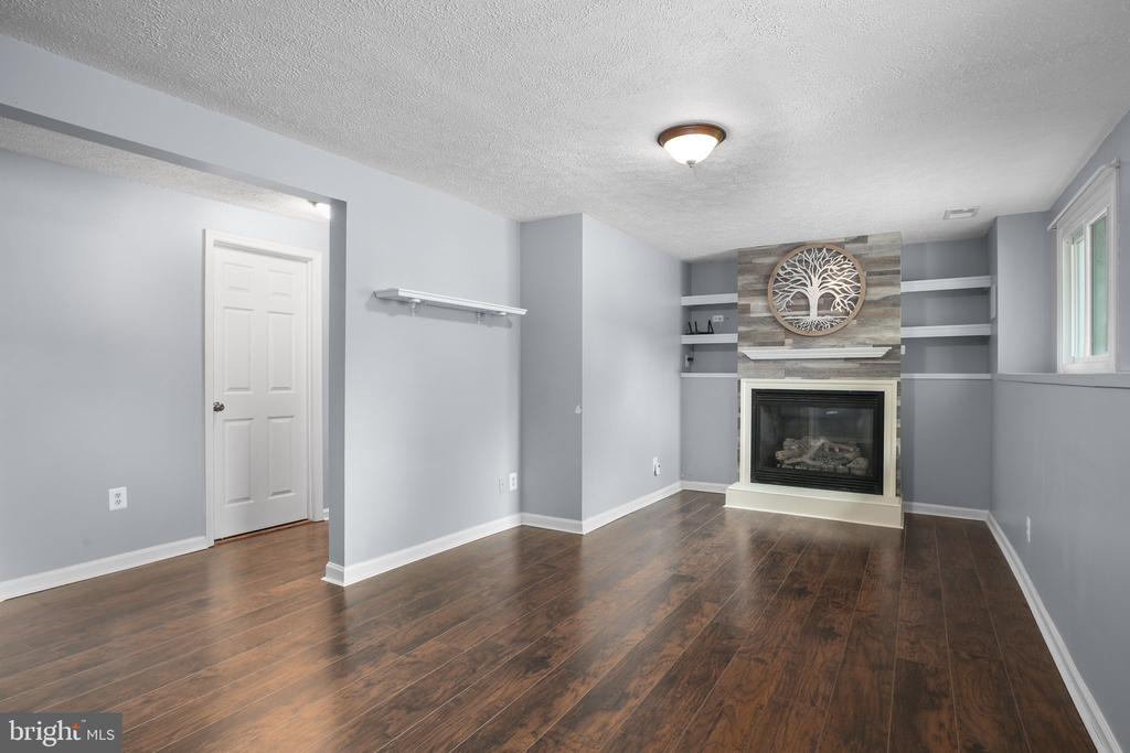 6032 WINDSOR DR, FREDERICKSBURG, Virginia 22407, 3 Bedrooms Bedrooms, ,3 BathroomsBathrooms,Residential,6032 WINDSOR DR,VASP2041132 MLS # VASP2041132