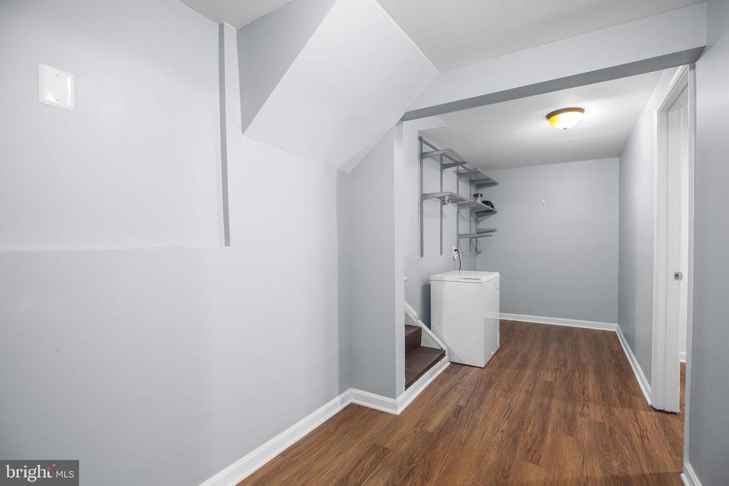 6032 WINDSOR DR, FREDERICKSBURG, Virginia 22407, 3 Bedrooms Bedrooms, ,3 BathroomsBathrooms,Residential,6032 WINDSOR DR,VASP2041132 MLS # VASP2041132