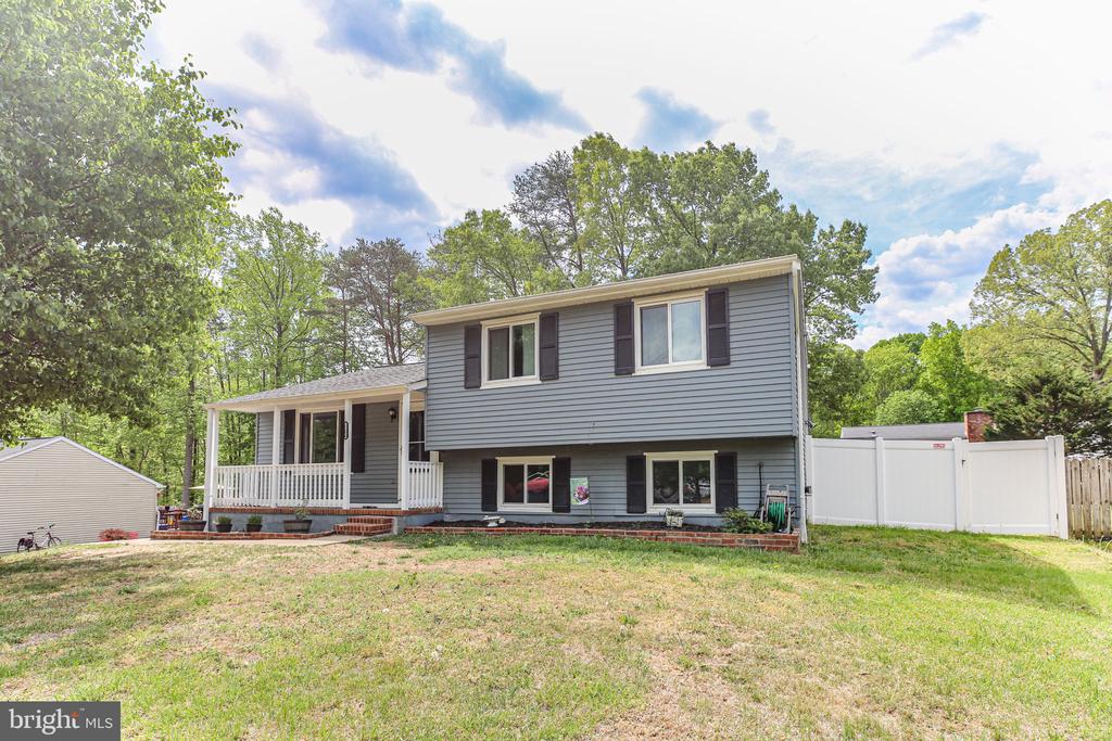 6032 WINDSOR DR, FREDERICKSBURG, Virginia 22407, 3 Bedrooms Bedrooms, ,3 BathroomsBathrooms,Residential,6032 WINDSOR DR,VASP2041132 MLS # VASP2041132