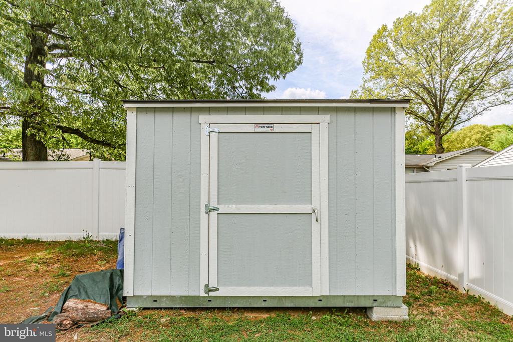 6032 WINDSOR DR, FREDERICKSBURG, Virginia 22407, 3 Bedrooms Bedrooms, ,3 BathroomsBathrooms,Residential,6032 WINDSOR DR,VASP2041132 MLS # VASP2041132