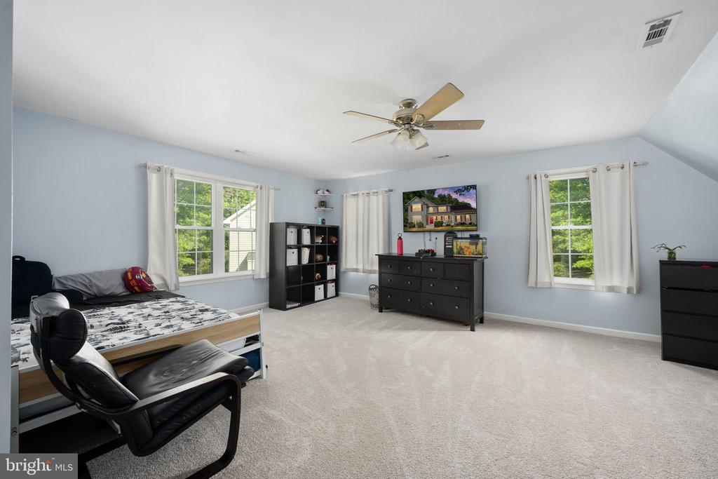 10127 NEW SCOTLAND DR, FREDERICKSBURG, Virginia 22408, 4 Bedrooms Bedrooms, ,3 BathroomsBathrooms,Residential,10127 NEW SCOTLAND DR,VASP2041282 MLS # VASP2041282