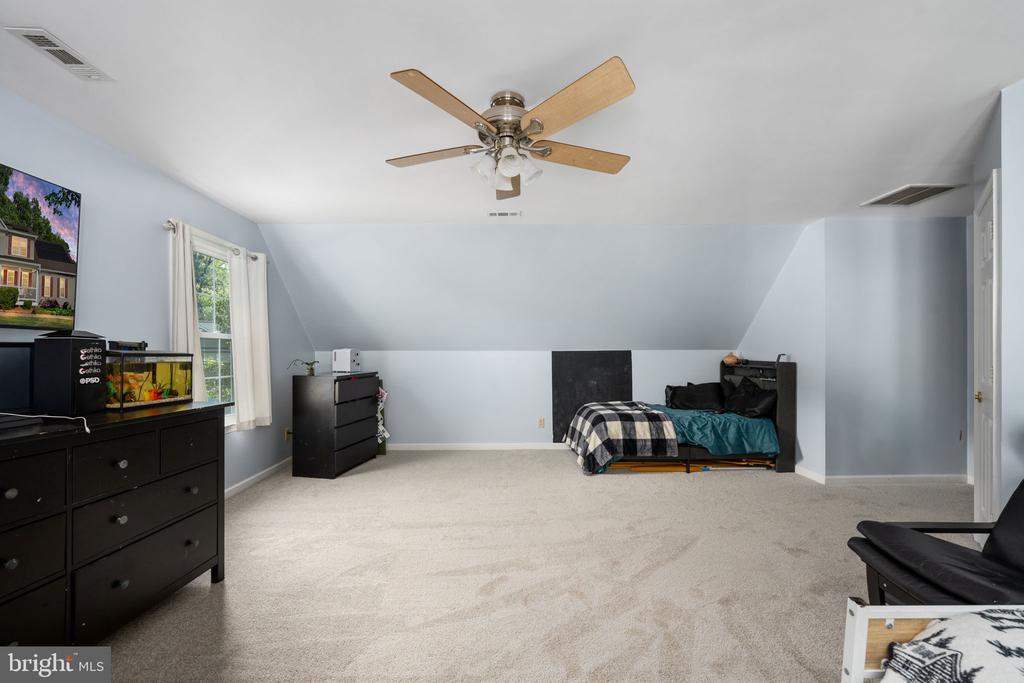 10127 NEW SCOTLAND DR, FREDERICKSBURG, Virginia 22408, 4 Bedrooms Bedrooms, ,3 BathroomsBathrooms,Residential,10127 NEW SCOTLAND DR,VASP2041282 MLS # VASP2041282