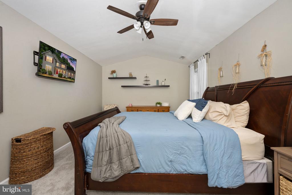 10127 NEW SCOTLAND DR, FREDERICKSBURG, Virginia 22408, 4 Bedrooms Bedrooms, ,3 BathroomsBathrooms,Residential,10127 NEW SCOTLAND DR,VASP2041282 MLS # VASP2041282