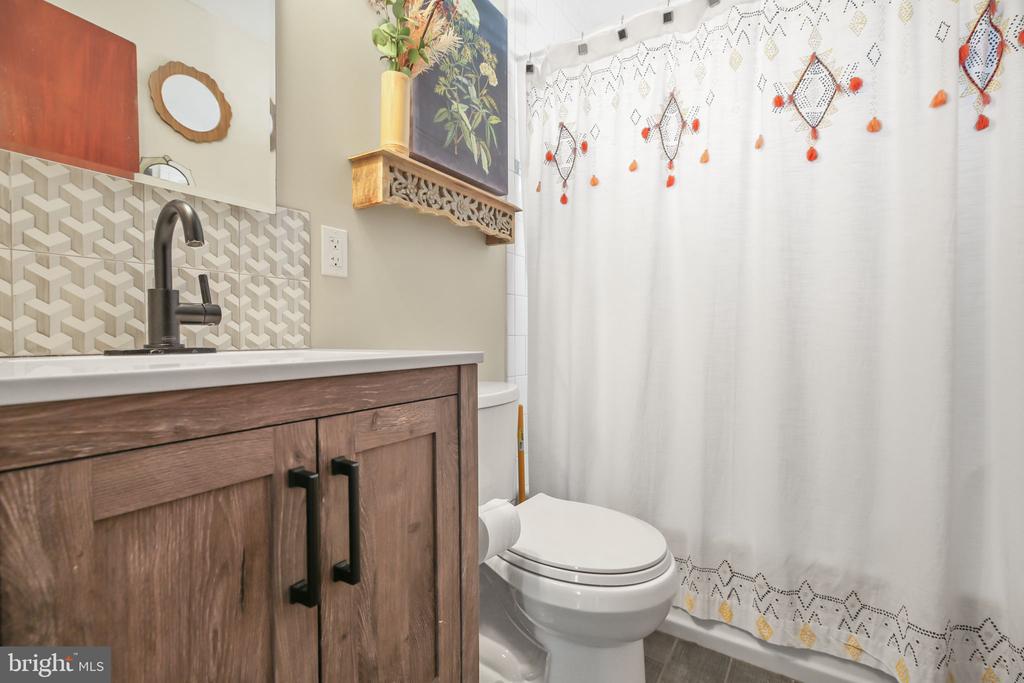 113 HILL ST, FREDERICKSBURG, Virginia 22408, 2 Bedrooms Bedrooms, ,1 BathroomBathrooms,Residential,113 HILL ST,VASP2033052 MLS # VASP2033052