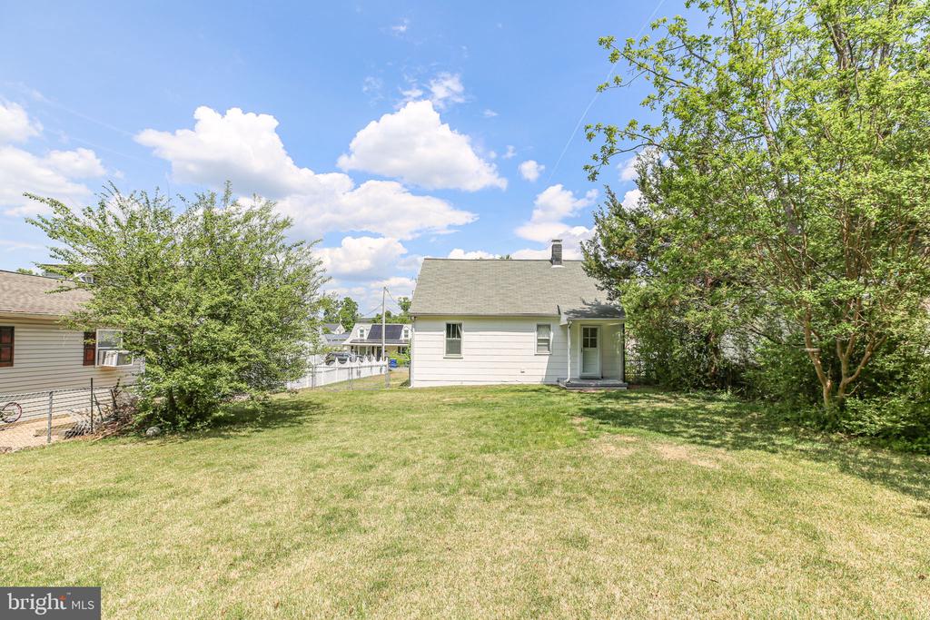 113 HILL ST, FREDERICKSBURG, Virginia 22408, 2 Bedrooms Bedrooms, ,1 BathroomBathrooms,Residential,113 HILL ST,VASP2033052 MLS # VASP2033052