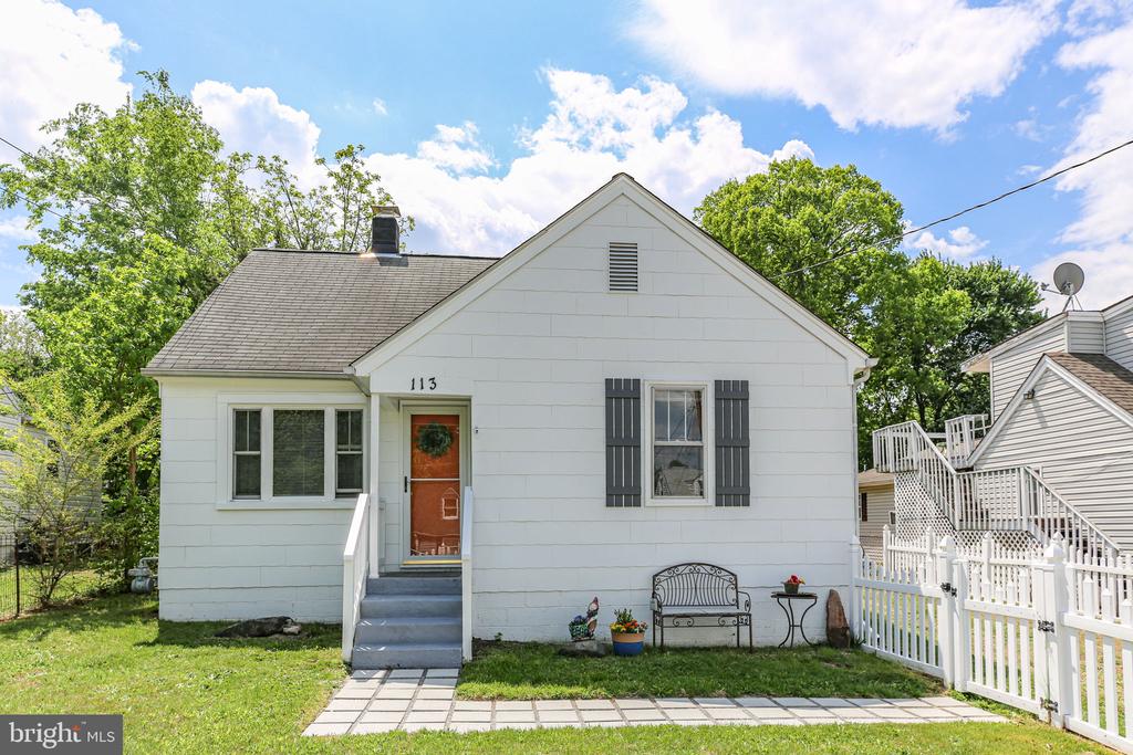 113 HILL ST, FREDERICKSBURG, Virginia 22408, 2 Bedrooms Bedrooms, ,1 BathroomBathrooms,Residential,113 HILL ST,VASP2033052 MLS # VASP2033052