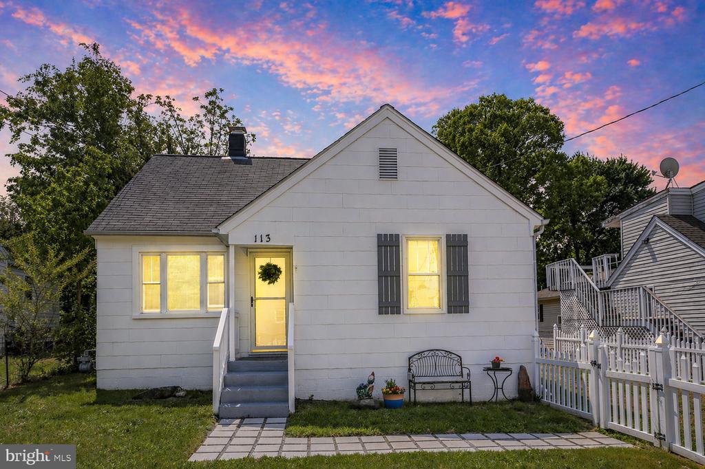 113 HILL ST, FREDERICKSBURG, Virginia 22408, 2 Bedrooms Bedrooms, ,1 BathroomBathrooms,Residential,113 HILL ST,VASP2033052 MLS # VASP2033052