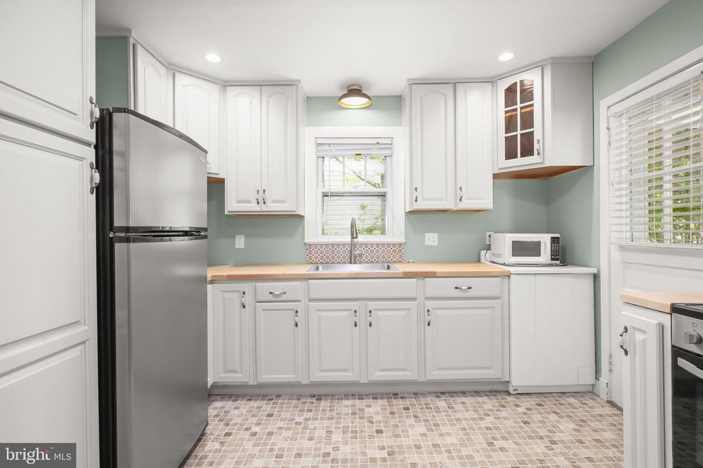 113 HILL ST, FREDERICKSBURG, Virginia 22408, 2 Bedrooms Bedrooms, ,1 BathroomBathrooms,Residential,113 HILL ST,VASP2033052 MLS # VASP2033052