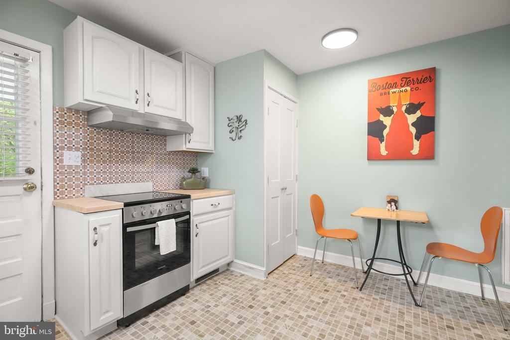 113 HILL ST, FREDERICKSBURG, Virginia 22408, 2 Bedrooms Bedrooms, ,1 BathroomBathrooms,Residential,113 HILL ST,VASP2033052 MLS # VASP2033052