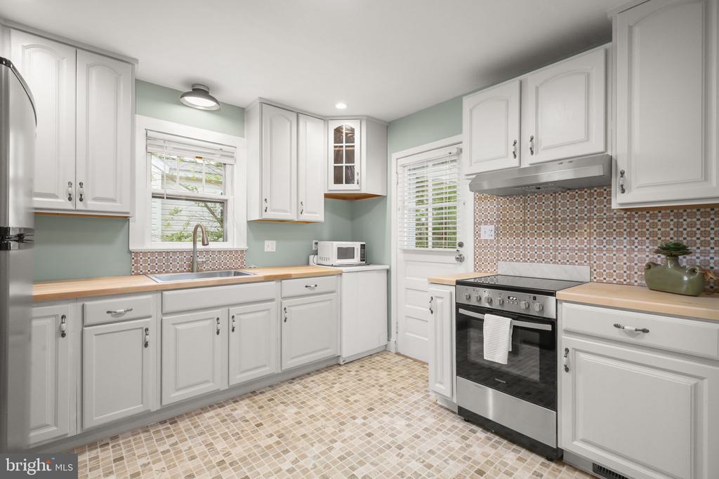 113 HILL ST, FREDERICKSBURG, Virginia 22408, 2 Bedrooms Bedrooms, ,1 BathroomBathrooms,Residential,113 HILL ST,VASP2033052 MLS # VASP2033052