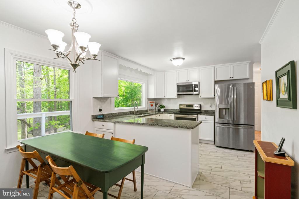 103 INDIAN HILLS RD, LOCUST GROVE, Virginia 22508, 5 Bedrooms Bedrooms, ,3 BathroomsBathrooms,Residential,103 INDIAN HILLS RD,VAOR2013908 MLS # VAOR2013908