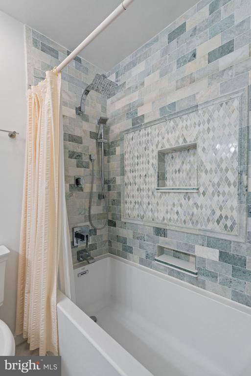 103 INDIAN HILLS RD, LOCUST GROVE, Virginia 22508, 5 Bedrooms Bedrooms, ,3 BathroomsBathrooms,Residential,103 INDIAN HILLS RD,VAOR2013908 MLS # VAOR2013908