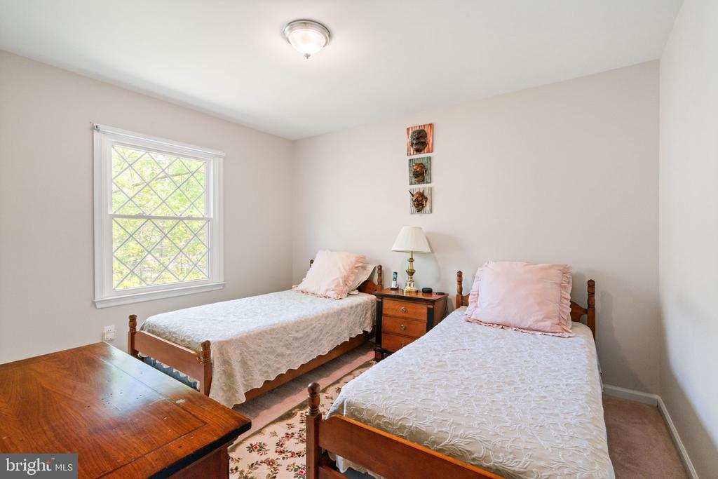 103 INDIAN HILLS RD, LOCUST GROVE, Virginia 22508, 5 Bedrooms Bedrooms, ,3 BathroomsBathrooms,Residential,103 INDIAN HILLS RD,VAOR2013908 MLS # VAOR2013908