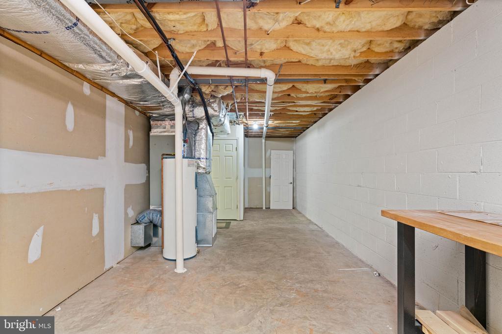 103 INDIAN HILLS RD, LOCUST GROVE, Virginia 22508, 5 Bedrooms Bedrooms, ,3 BathroomsBathrooms,Residential,103 INDIAN HILLS RD,VAOR2013908 MLS # VAOR2013908