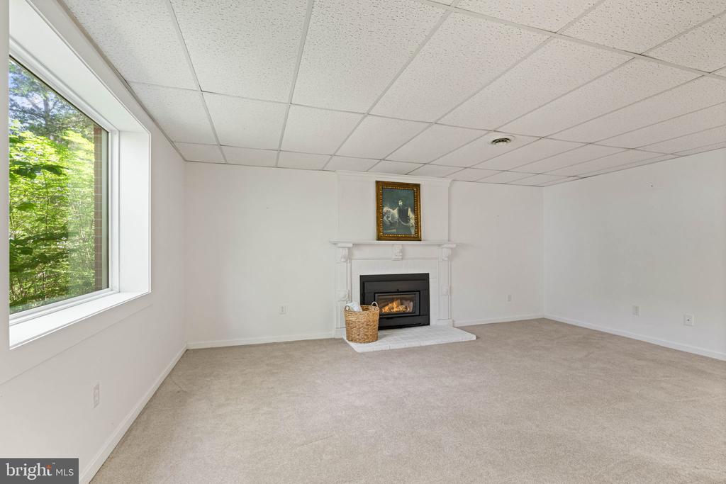 103 INDIAN HILLS RD, LOCUST GROVE, Virginia 22508, 5 Bedrooms Bedrooms, ,3 BathroomsBathrooms,Residential,103 INDIAN HILLS RD,VAOR2013908 MLS # VAOR2013908