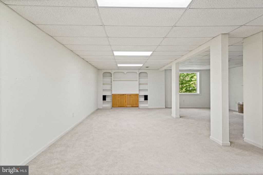 103 INDIAN HILLS RD, LOCUST GROVE, Virginia 22508, 5 Bedrooms Bedrooms, ,3 BathroomsBathrooms,Residential,103 INDIAN HILLS RD,VAOR2013908 MLS # VAOR2013908