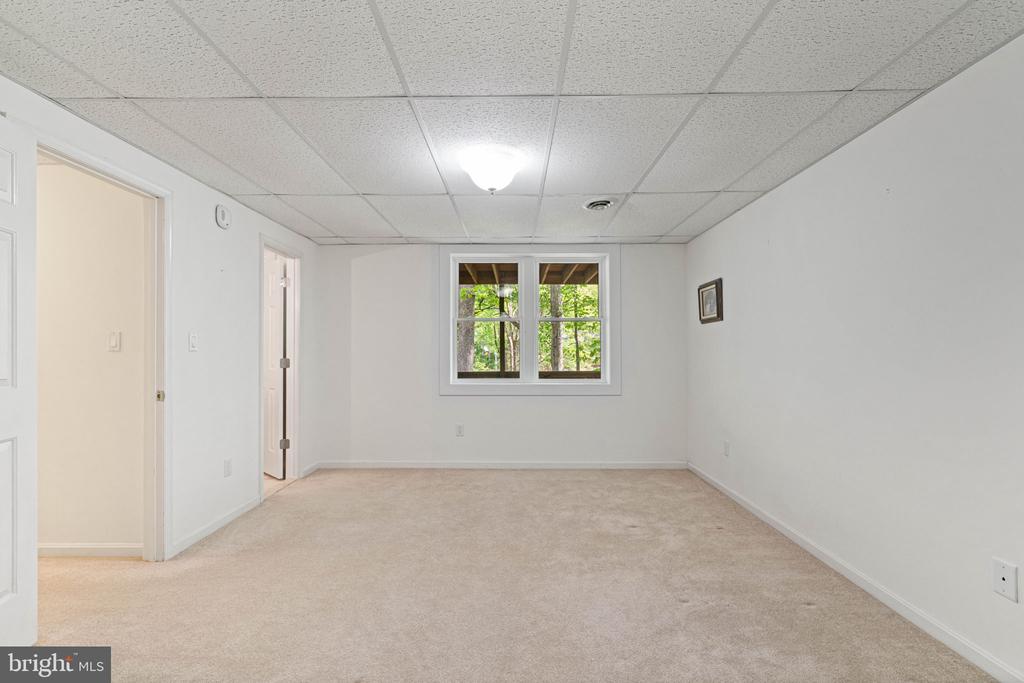 103 INDIAN HILLS RD, LOCUST GROVE, Virginia 22508, 5 Bedrooms Bedrooms, ,3 BathroomsBathrooms,Residential,103 INDIAN HILLS RD,VAOR2013908 MLS # VAOR2013908