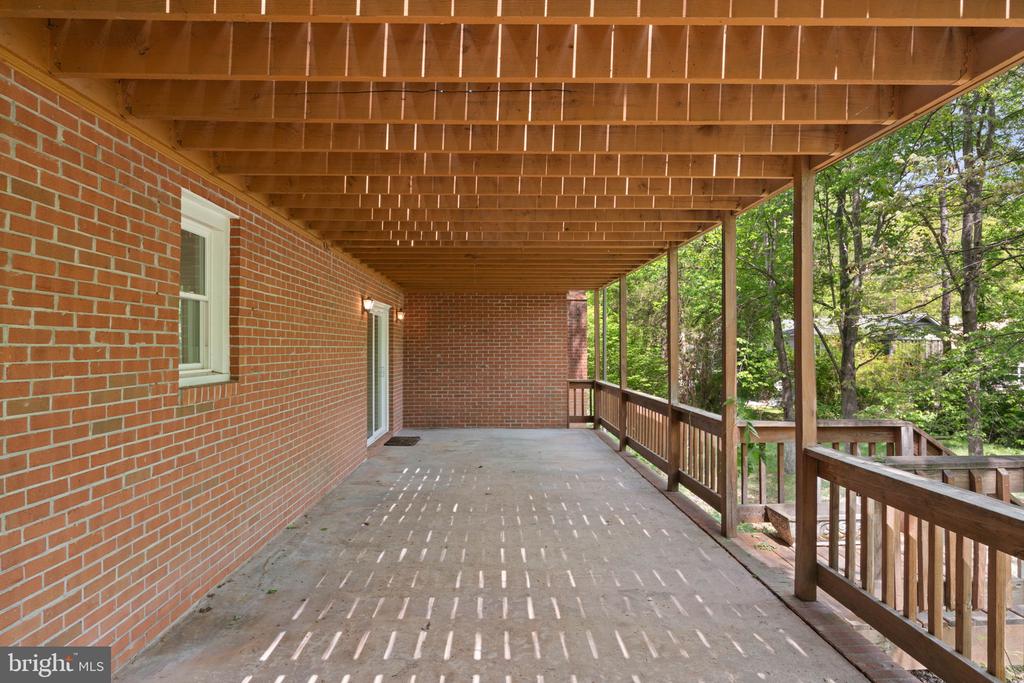 103 INDIAN HILLS RD, LOCUST GROVE, Virginia 22508, 5 Bedrooms Bedrooms, ,3 BathroomsBathrooms,Residential,103 INDIAN HILLS RD,VAOR2013908 MLS # VAOR2013908