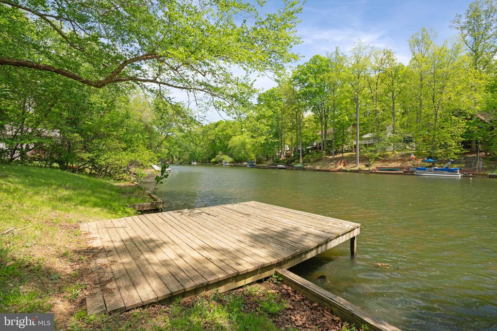 103 INDIAN HILLS RD, LOCUST GROVE, Virginia 22508, 5 Bedrooms Bedrooms, ,3 BathroomsBathrooms,Residential,103 INDIAN HILLS RD,VAOR2013908 MLS # VAOR2013908