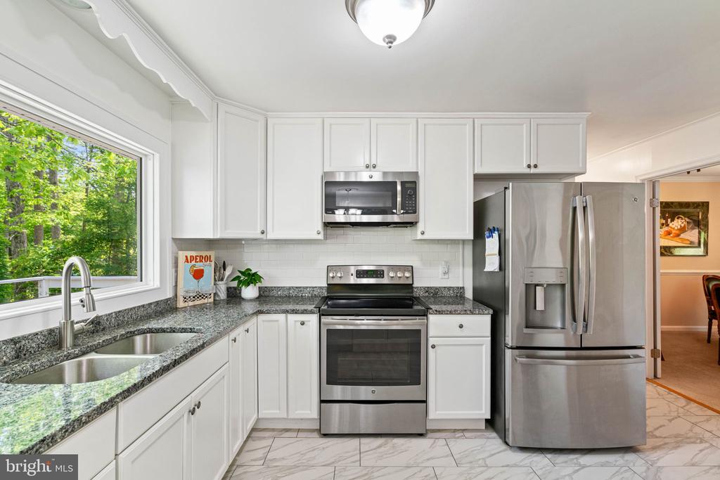 103 INDIAN HILLS RD, LOCUST GROVE, Virginia 22508, 5 Bedrooms Bedrooms, ,3 BathroomsBathrooms,Residential,103 INDIAN HILLS RD,VAOR2013908 MLS # VAOR2013908