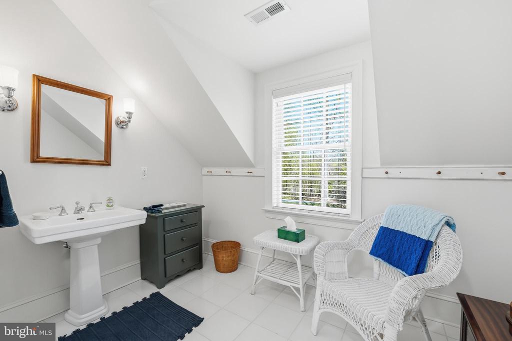 4722 S COWPASTURE LN S, HUME, Virginia 22639, 4 Bedrooms Bedrooms, ,4 BathroomsBathrooms,Residential,4722 S COWPASTURE LN S,VAFQ2021614 MLS # VAFQ2021614