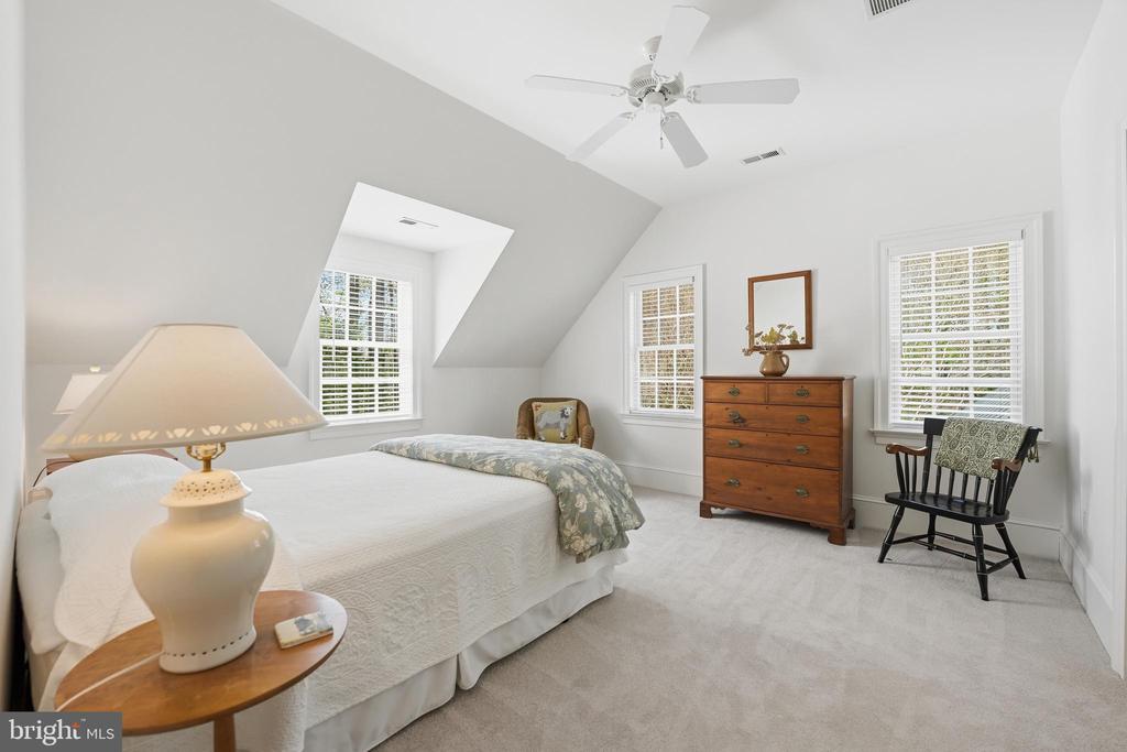 4722 S COWPASTURE LN S, HUME, Virginia 22639, 4 Bedrooms Bedrooms, ,4 BathroomsBathrooms,Residential,4722 S COWPASTURE LN S,VAFQ2021614 MLS # VAFQ2021614