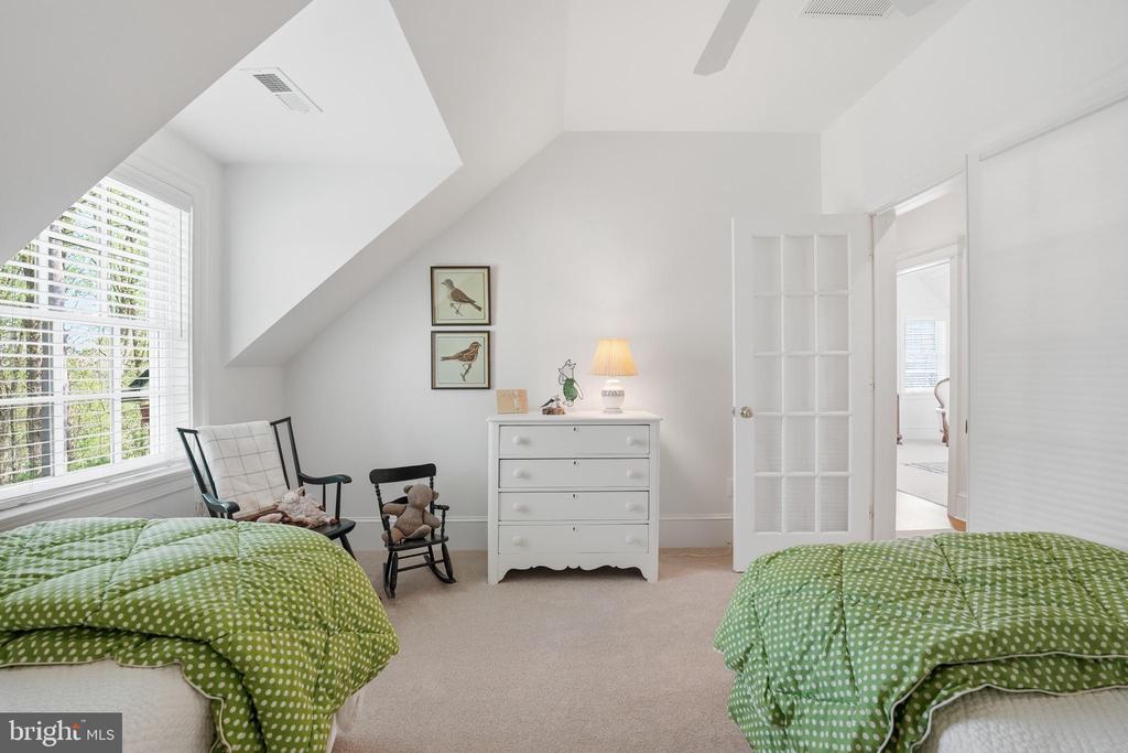 4722 S COWPASTURE LN S, HUME, Virginia 22639, 4 Bedrooms Bedrooms, ,4 BathroomsBathrooms,Residential,4722 S COWPASTURE LN S,VAFQ2021614 MLS # VAFQ2021614