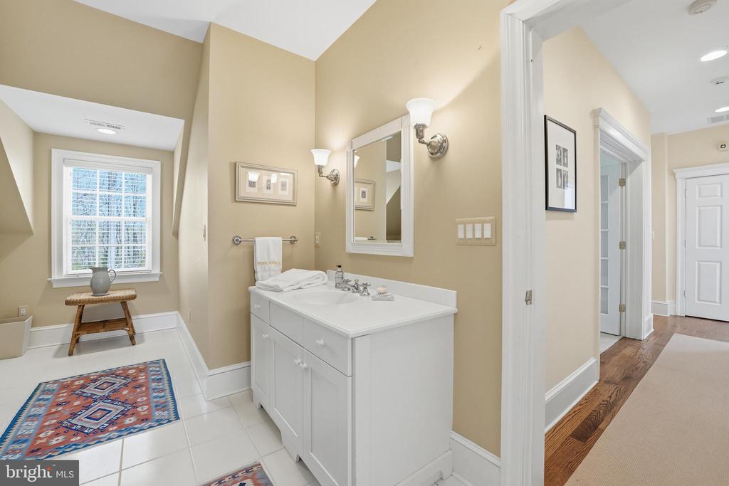 4722 S COWPASTURE LN S, HUME, Virginia 22639, 4 Bedrooms Bedrooms, ,4 BathroomsBathrooms,Residential,4722 S COWPASTURE LN S,VAFQ2021614 MLS # VAFQ2021614