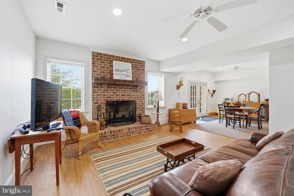 4722 S COWPASTURE LN S, HUME, Virginia 22639, 4 Bedrooms Bedrooms, ,4 BathroomsBathrooms,Residential,4722 S COWPASTURE LN S,VAFQ2021614 MLS # VAFQ2021614