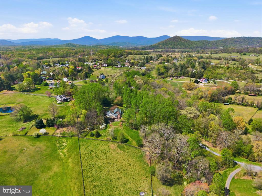 4722 S COWPASTURE LN S, HUME, Virginia 22639, 4 Bedrooms Bedrooms, ,4 BathroomsBathrooms,Residential,4722 S COWPASTURE LN S,VAFQ2021614 MLS # VAFQ2021614