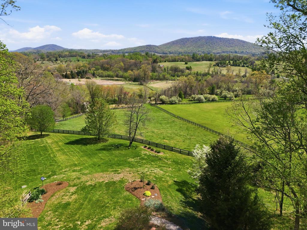 4722 S COWPASTURE LN S, HUME, Virginia 22639, 4 Bedrooms Bedrooms, ,4 BathroomsBathrooms,Residential,4722 S COWPASTURE LN S,VAFQ2021614 MLS # VAFQ2021614