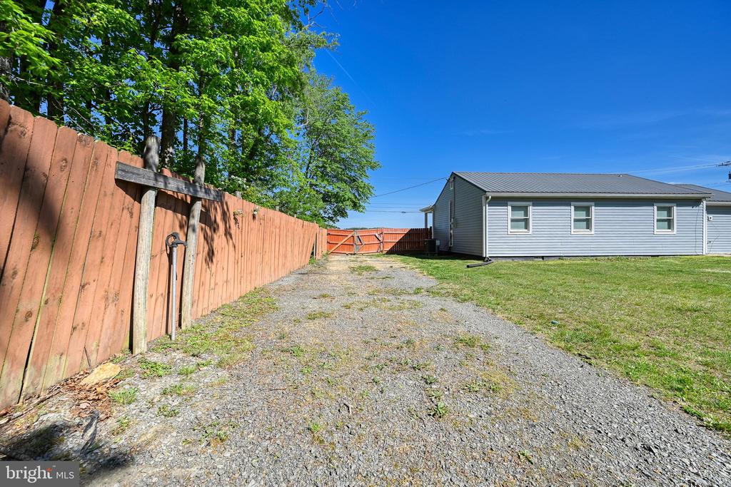 19212 CONSTITUTION HWY, ORANGE, Virginia 22960, 3 Bedrooms Bedrooms, ,1 BathroomBathrooms,Residential,19212 CONSTITUTION HWY,VAOR2013970 MLS # VAOR2013970