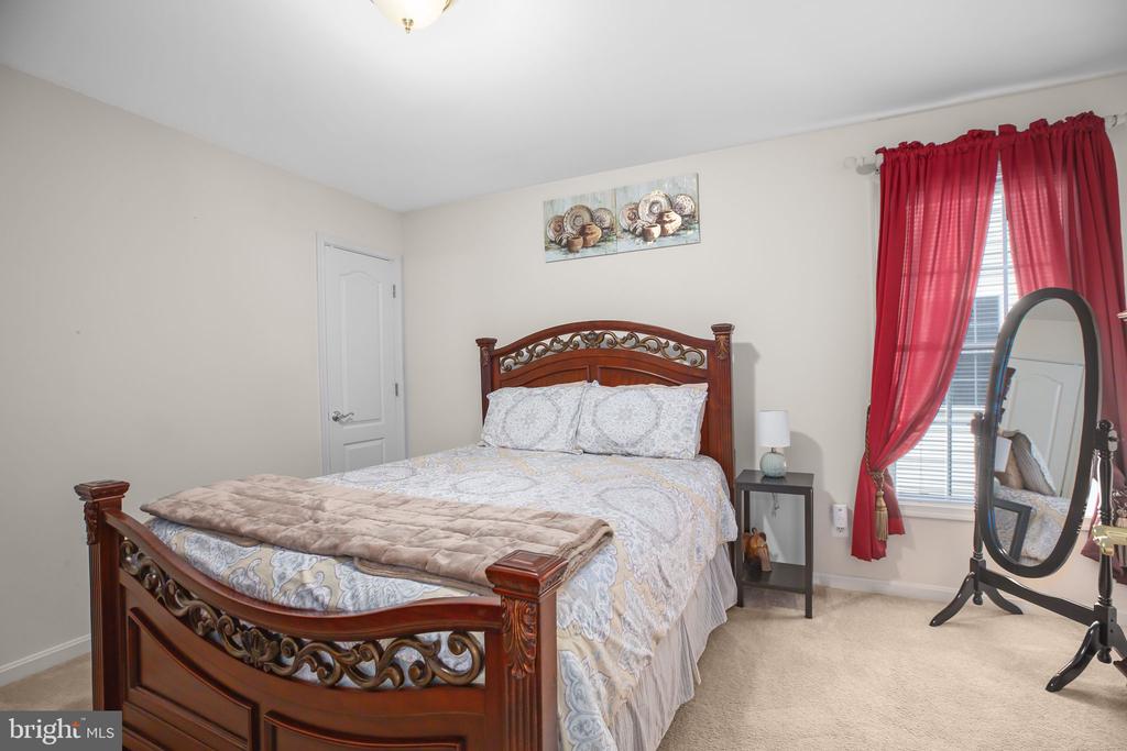 11011 NAPLES CT, FREDERICKSBURG, Virginia 22407, 4 Bedrooms Bedrooms, ,3 BathroomsBathrooms,Residential,11011 NAPLES CT,VASP2041306 MLS # VASP2041306